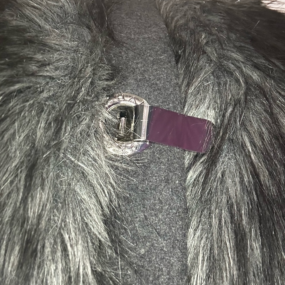 Michael Kors ❤️ Faux Fur Vest Women’s Size Large $450.
~Never Worn~ - Picture 6 of 13